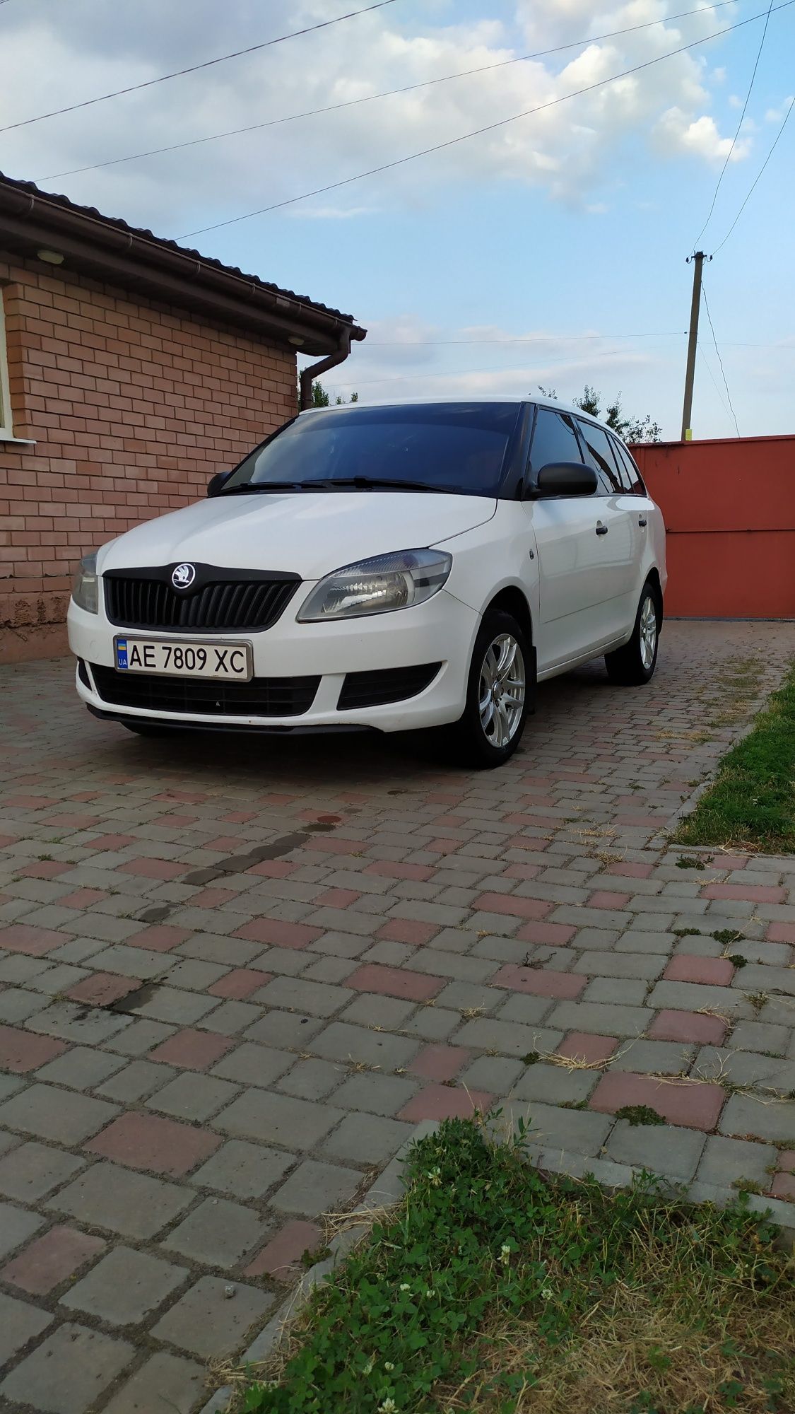 Продам skoda fabia 2011 года