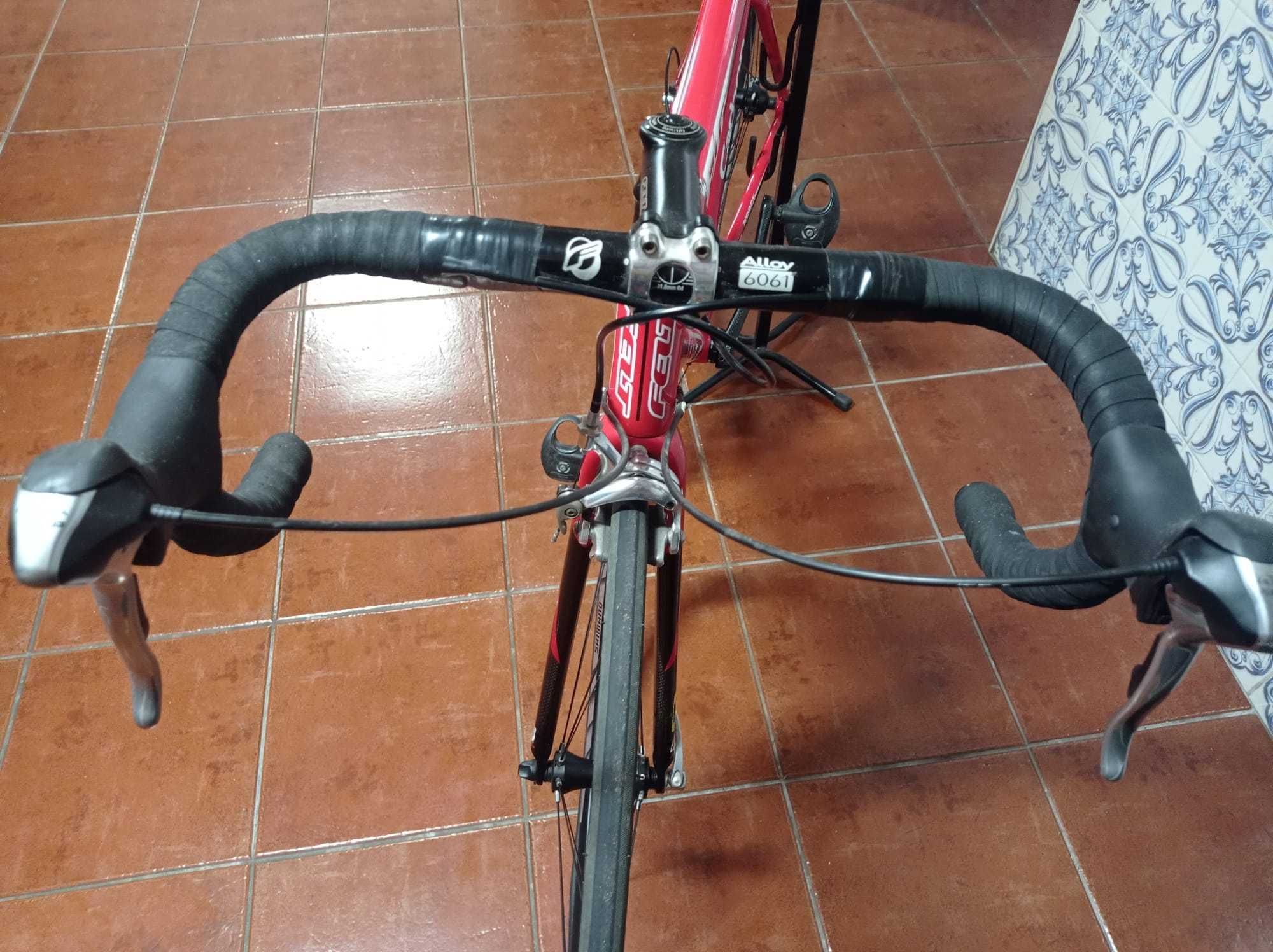 Bicicleta de corrida FELT totalmente em Carbono