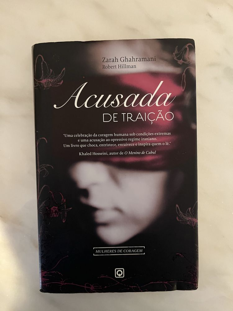 Livro Acusada de traição