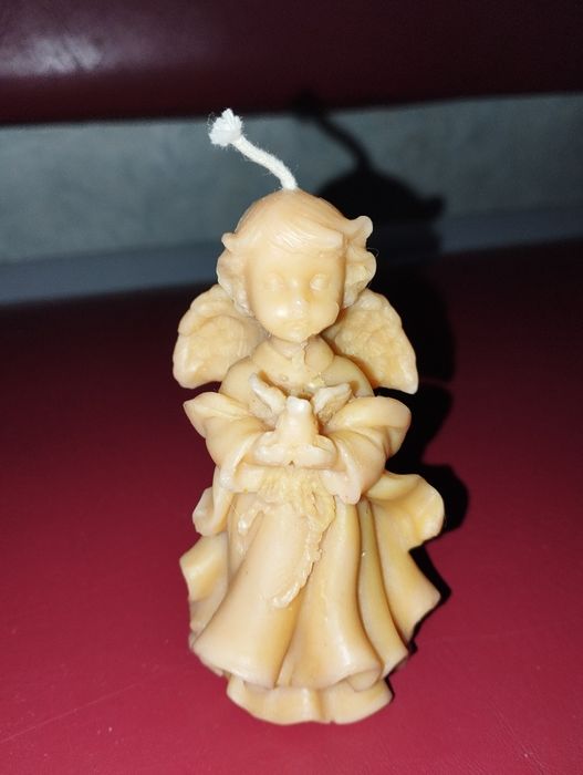 Свеча ангел з голубом в отличном состоянии стоит 75гр новая пишите уп