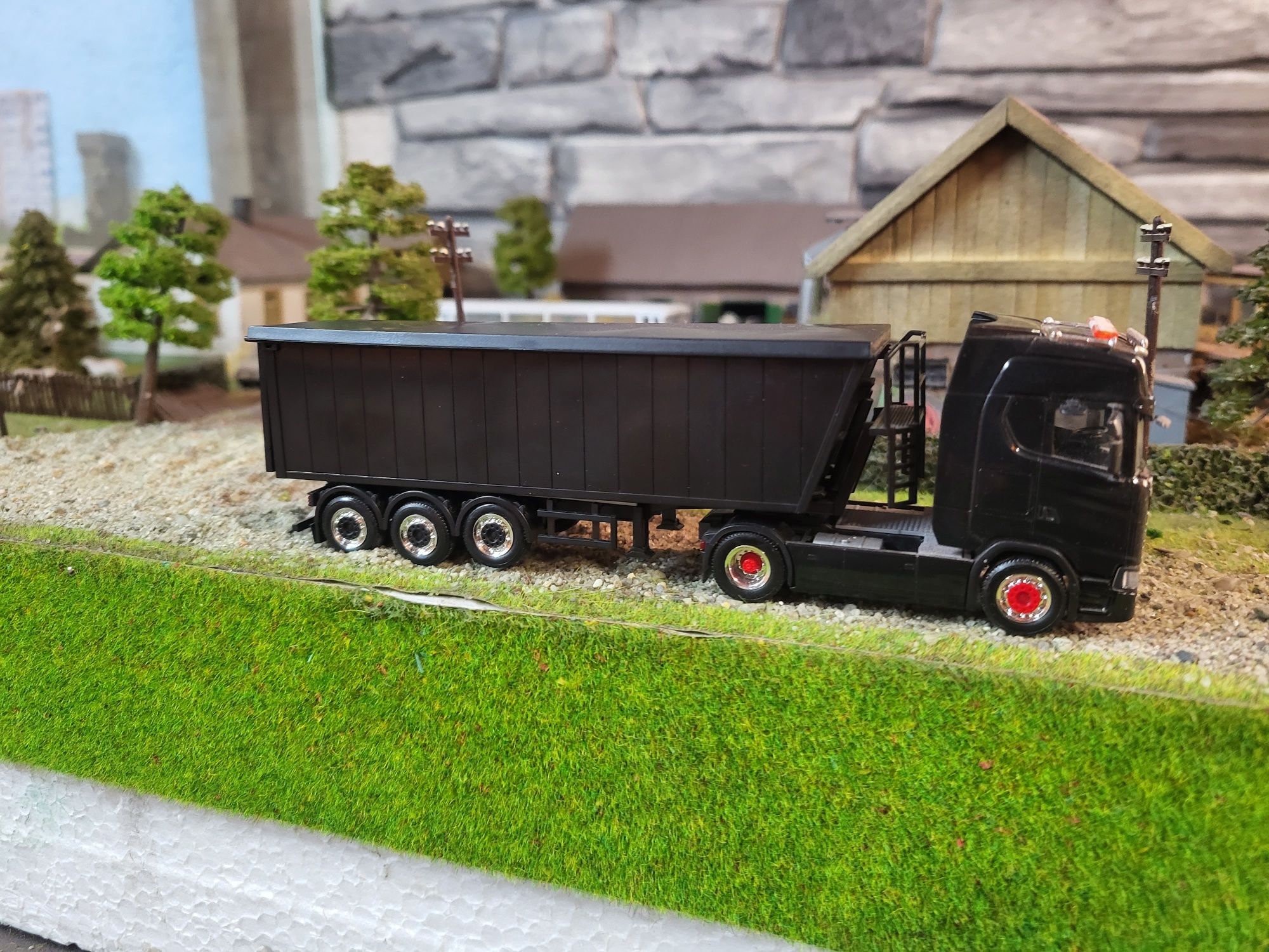 Scania S ciągnik z naczepą wywrotką 1/87