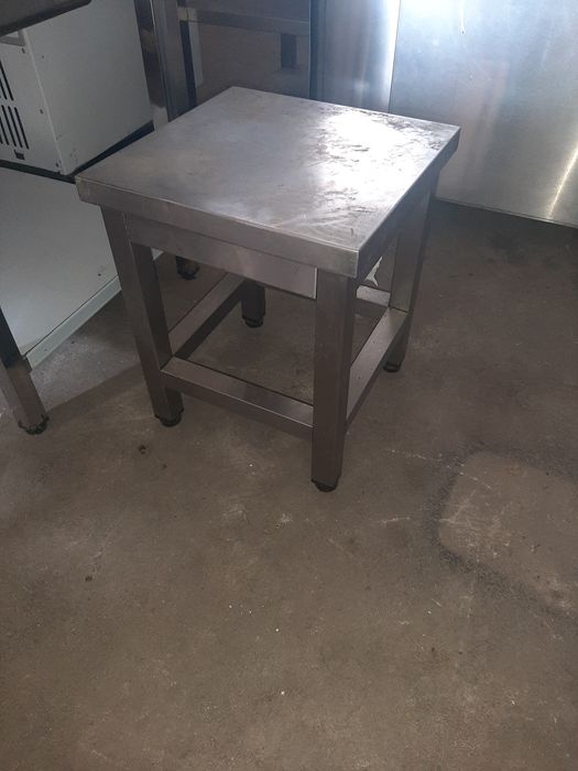 Pequena Mesa , bancada ou apoio em inox