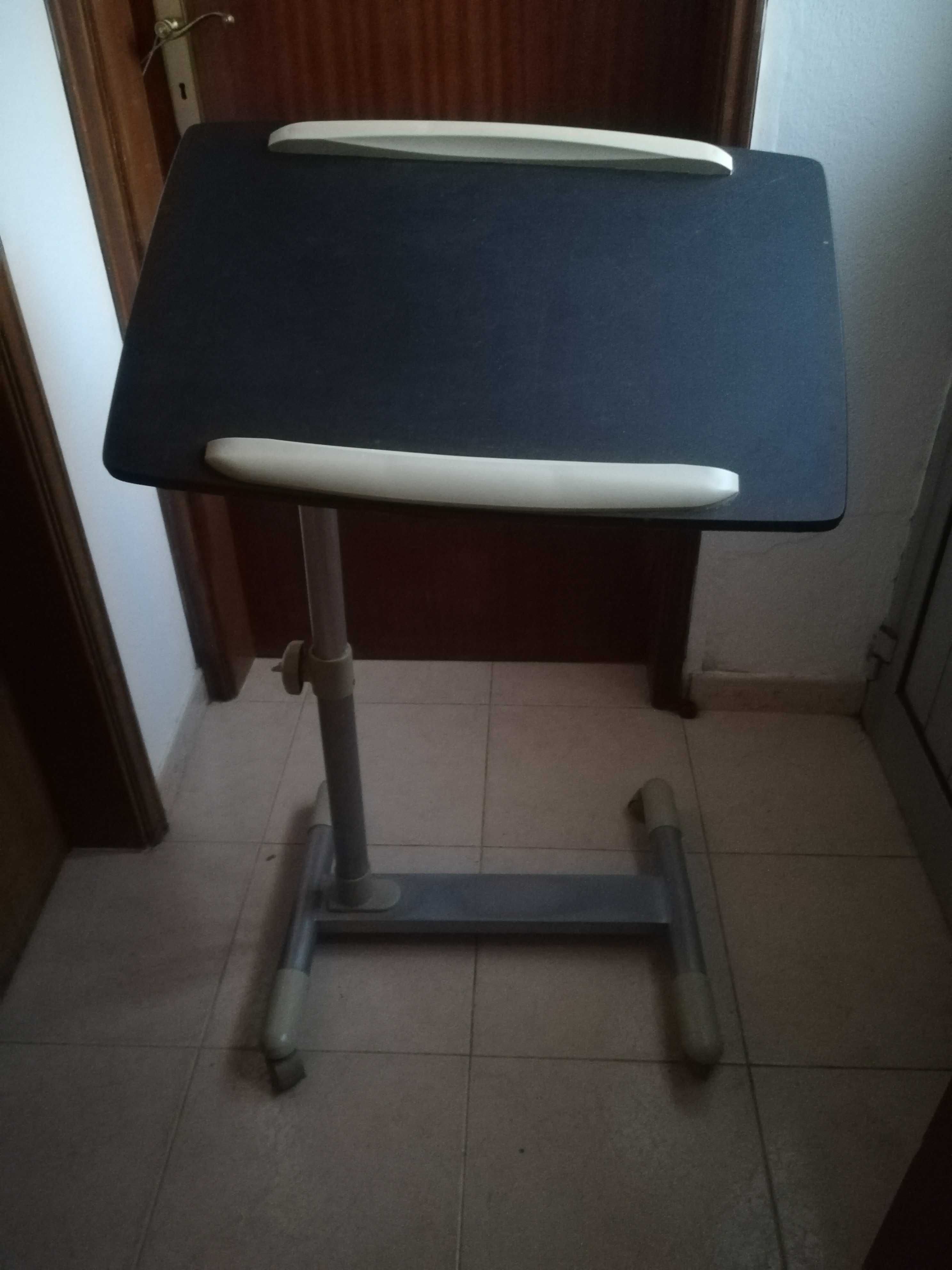 Mesa de Apoio Ajustável