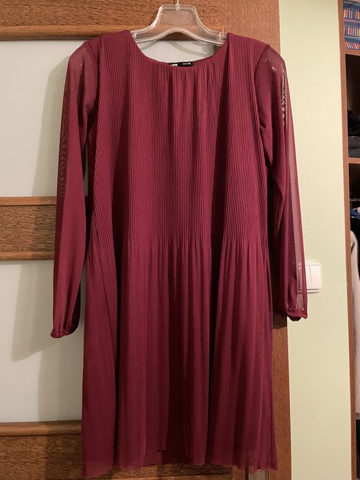 Bordowa zwiewna sukienka XS
