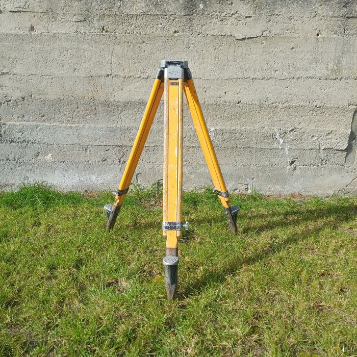 Statyw geodezyjny do niwelator drewniany LOFT PRL