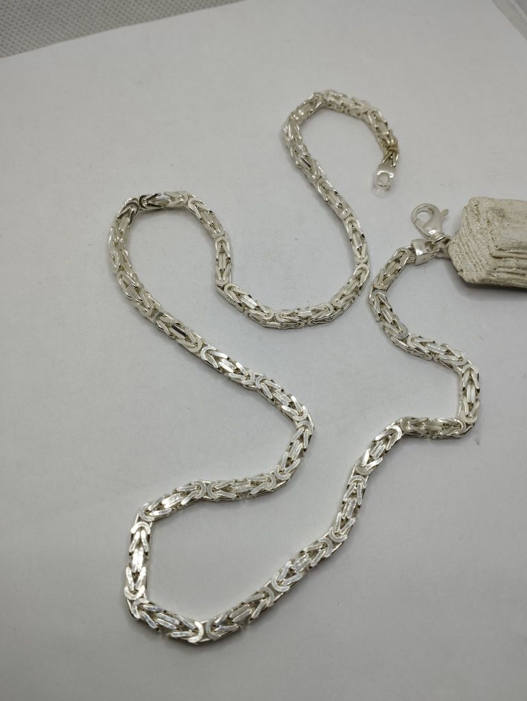Srebrny Łańcuszek, splot królewski, próba 925, długość 55 cm.