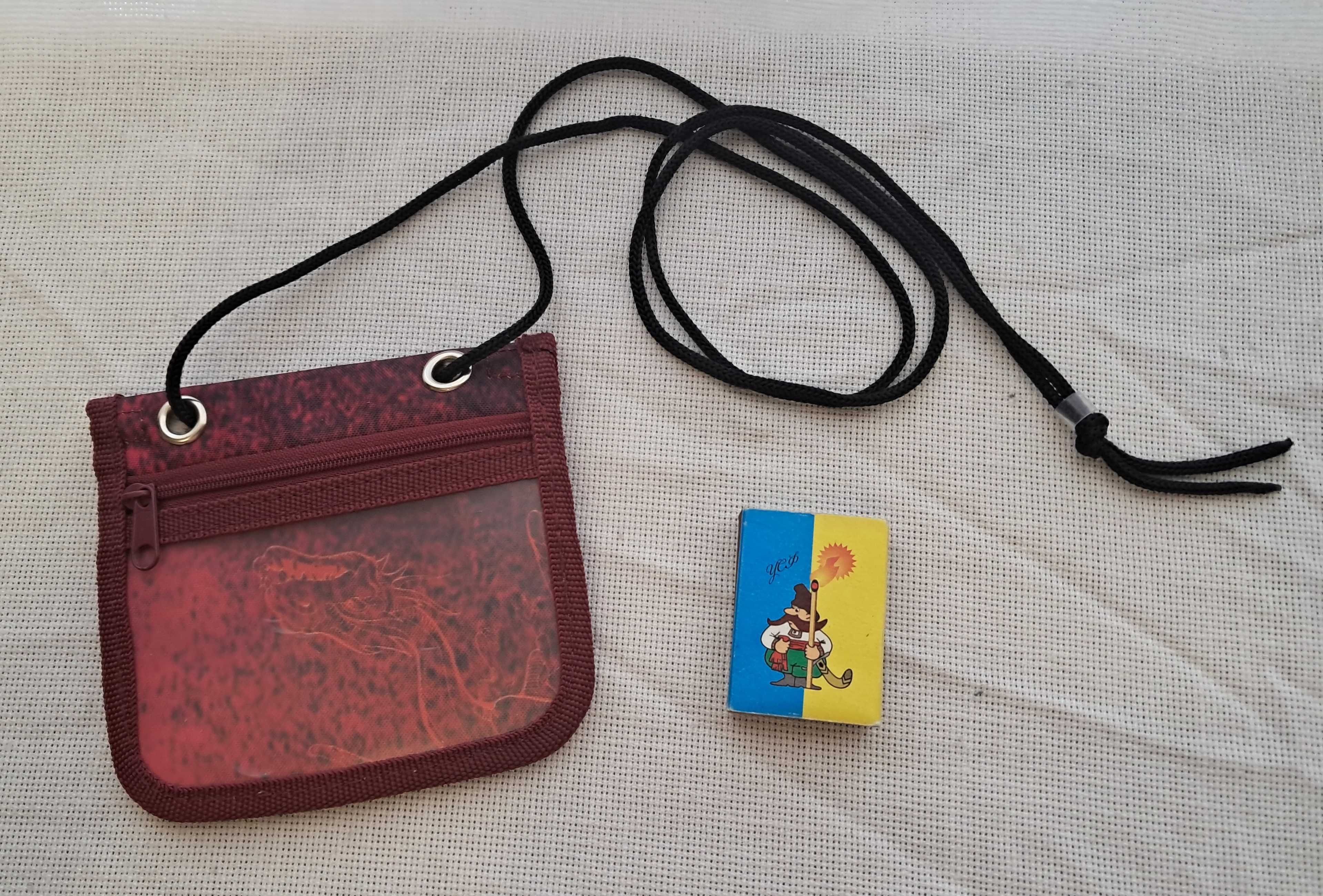 Новый детский кошелек сумочка на шнурке для ученического и проездного