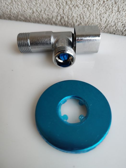 Zawór kątowy antykamienny z filtrem 1/2" x 1/2"