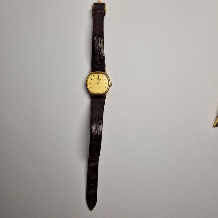Женские часы. Винтаж Omega, Burberry.