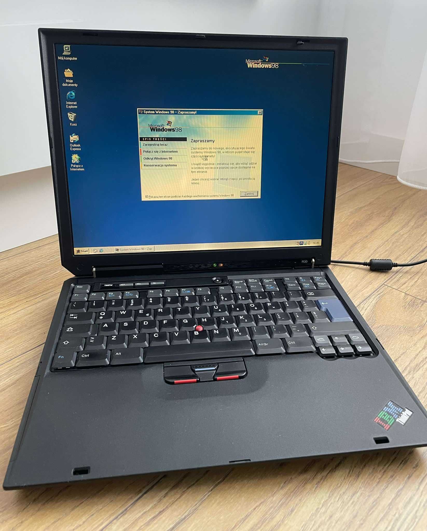 Laptop Retro Vintage IBM ThinkPad R30 Model 2656