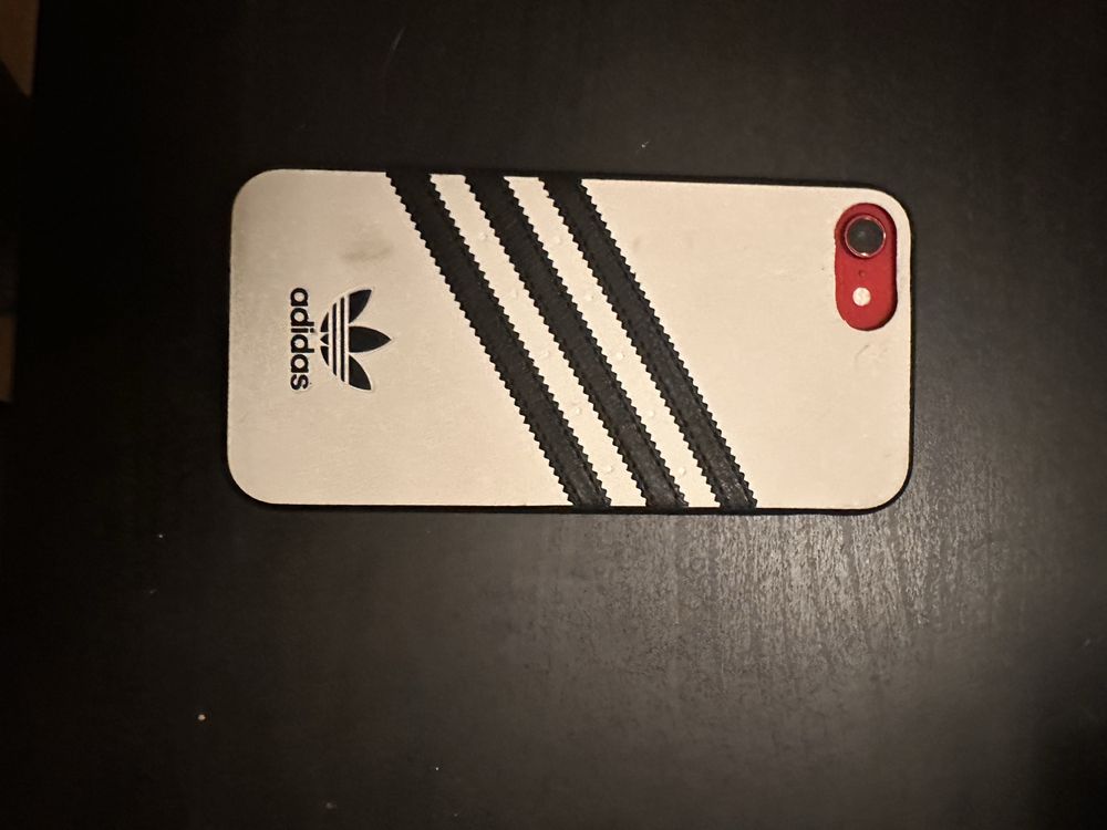 Iphone se 2020 usado com capas