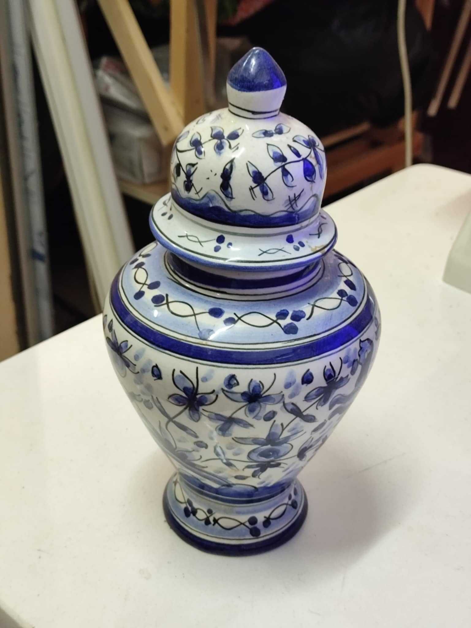 Pote Porcelana portuguesa antiga Pintado á mao 20 cm altura