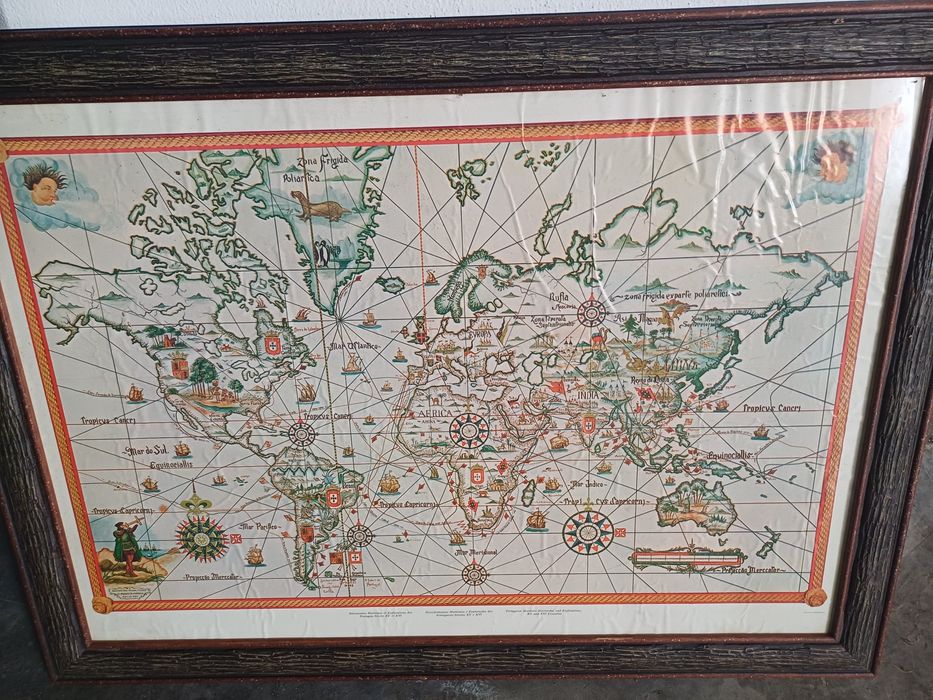 Mapa mundo com moldura