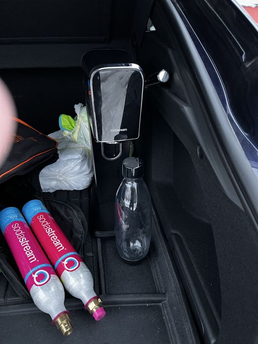 Sodastream z 3 butlami i butelką