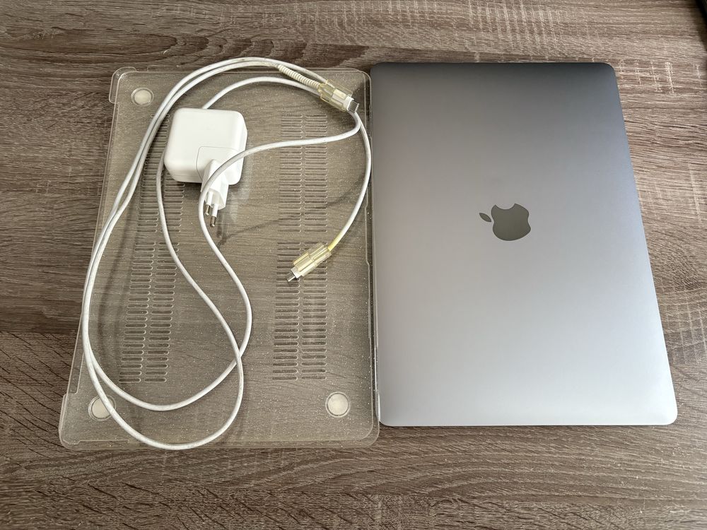 Macbook air M1 8/256