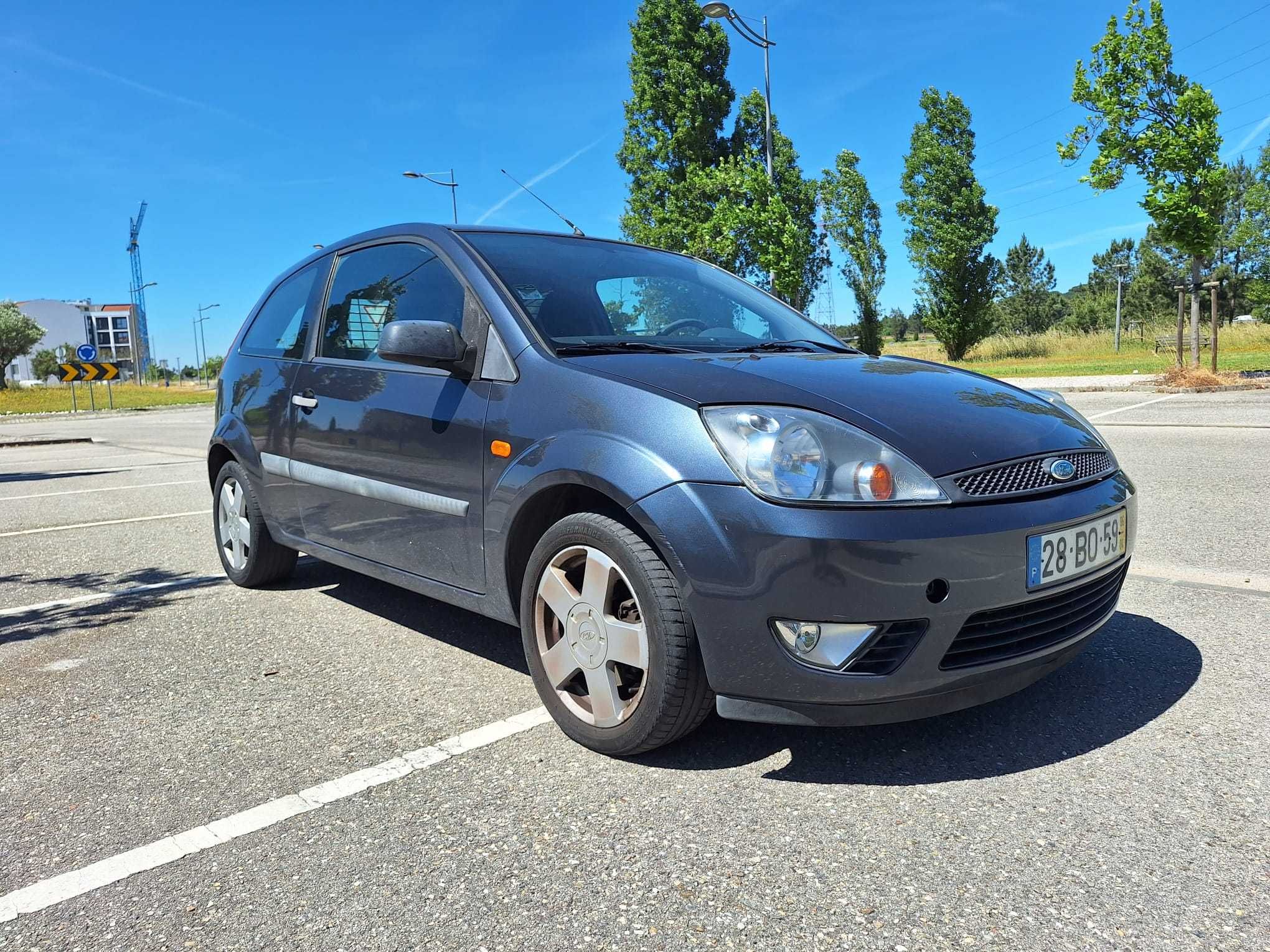 Ford Fiesta Comercial 2006