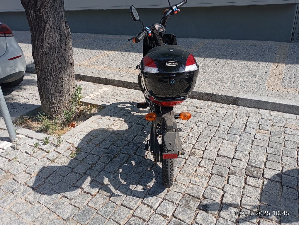 Vende-se com bateria