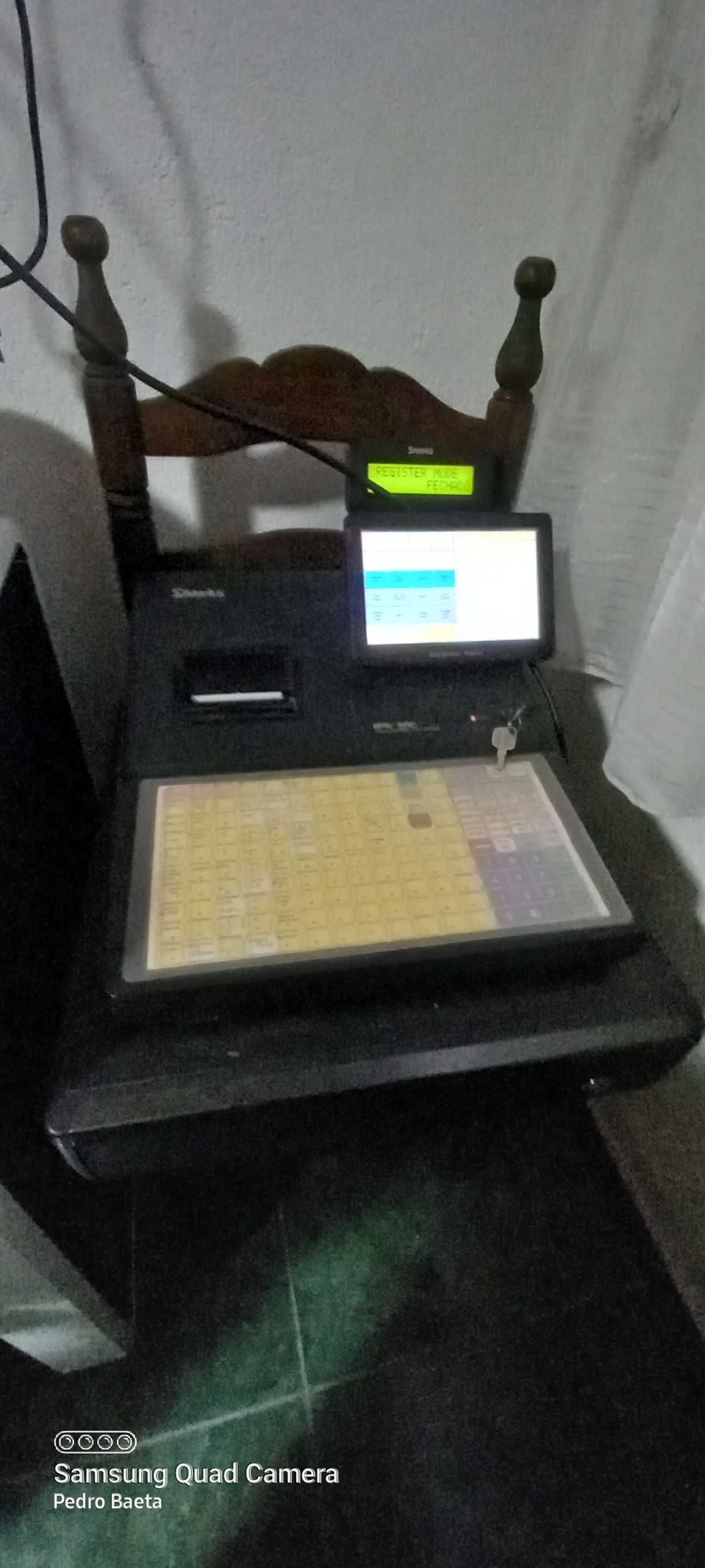 Vende-se Máquina Registadora