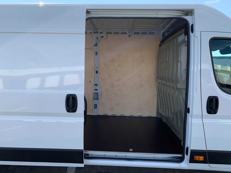 Wypożyczalnia aut dostawczych, Wynajem blaszaka dostawczaka Ducato 4m