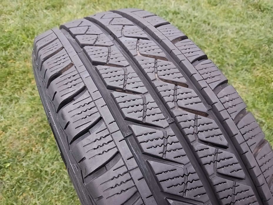 opona 215/60/17C Goodyear Vector 4 seasons Cargo 1 sztuka 8mm 2023