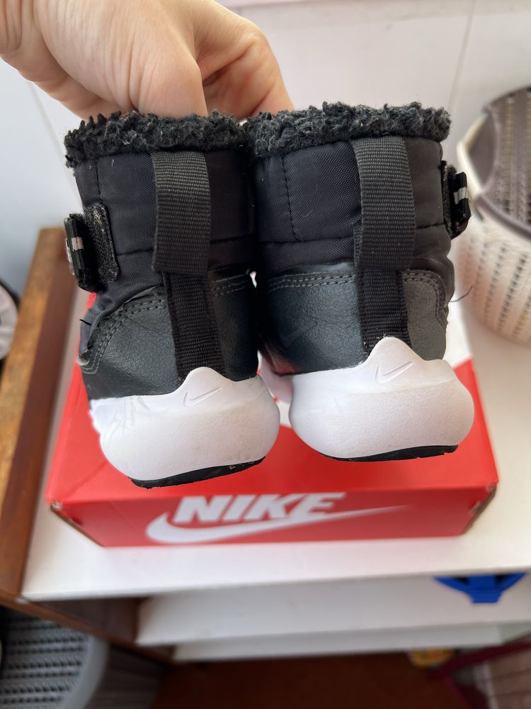 Зимние сапоги,ботинки,дутики Nike
