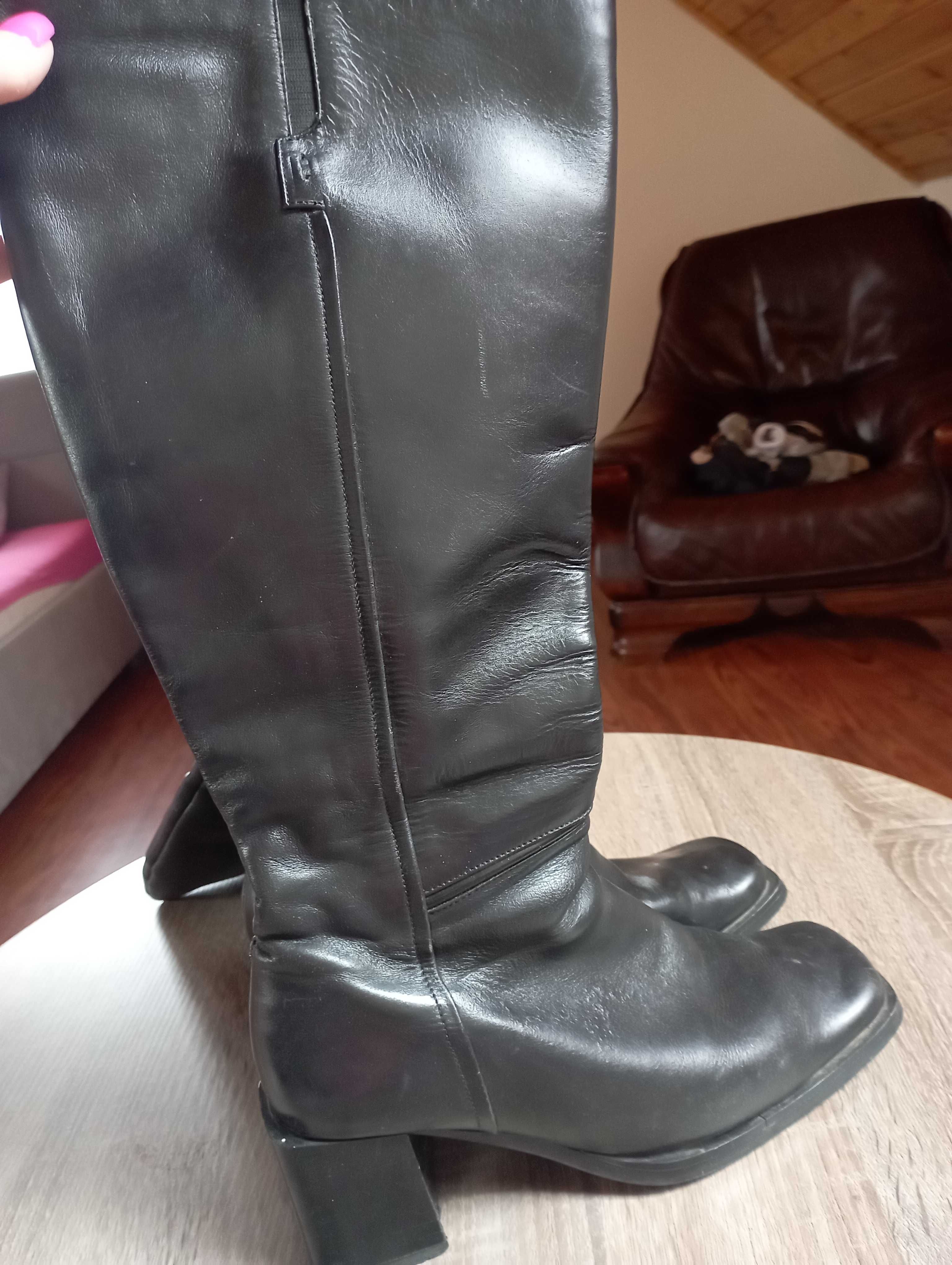 Buty na grubym obcasie styl gounge