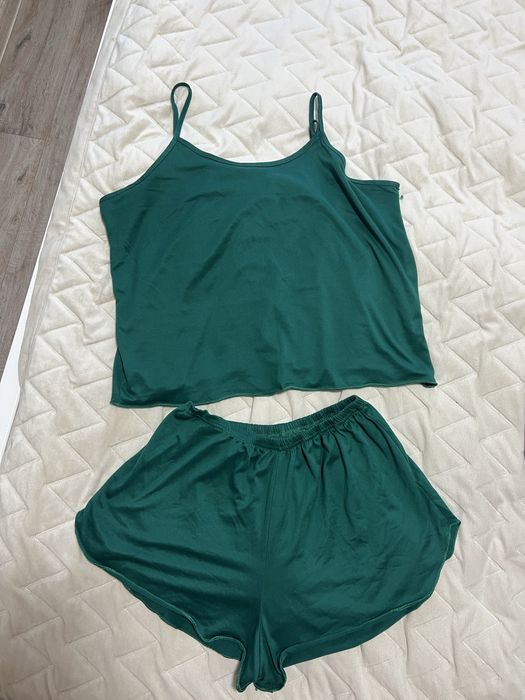 Лот речей жіночих м-л