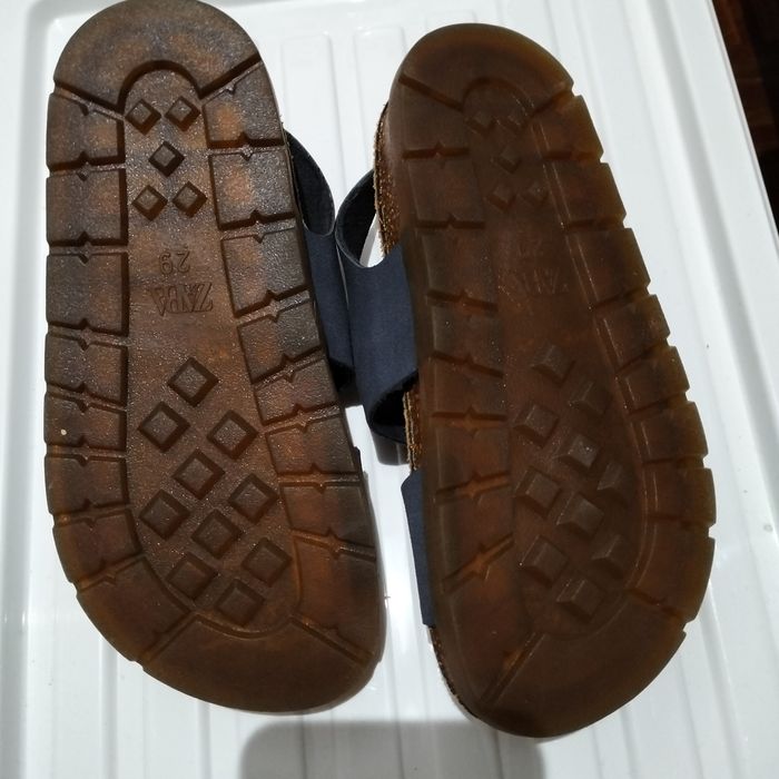 Sandálias Zara em pele 2 cores
