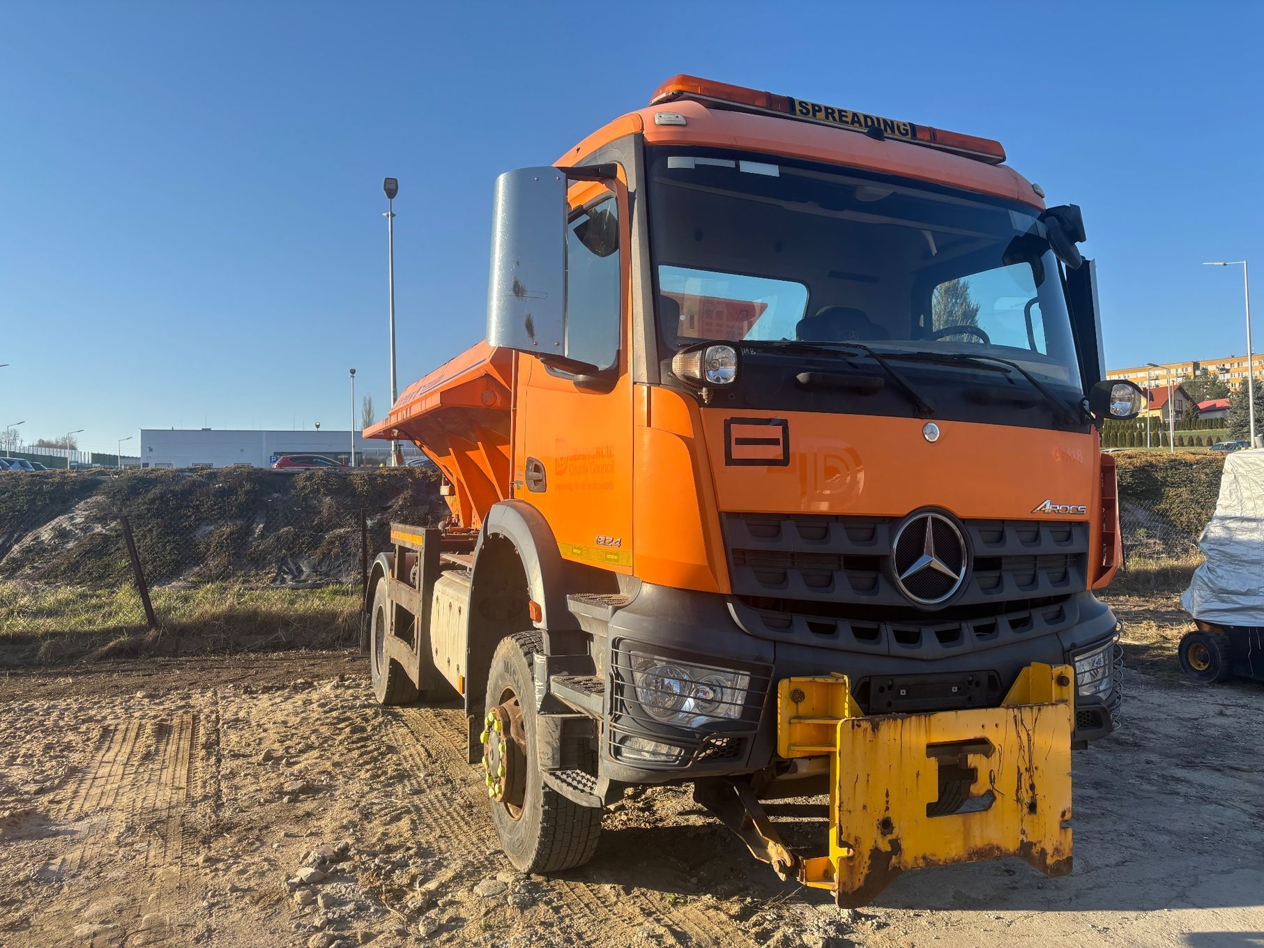 Mercedes-Benz AROCS 1824 4X4 Piaskarka Solarka econ pług  Piaskarka Solarka Mercedes Arocs 1824 4x4 euro 6 pług schmidt