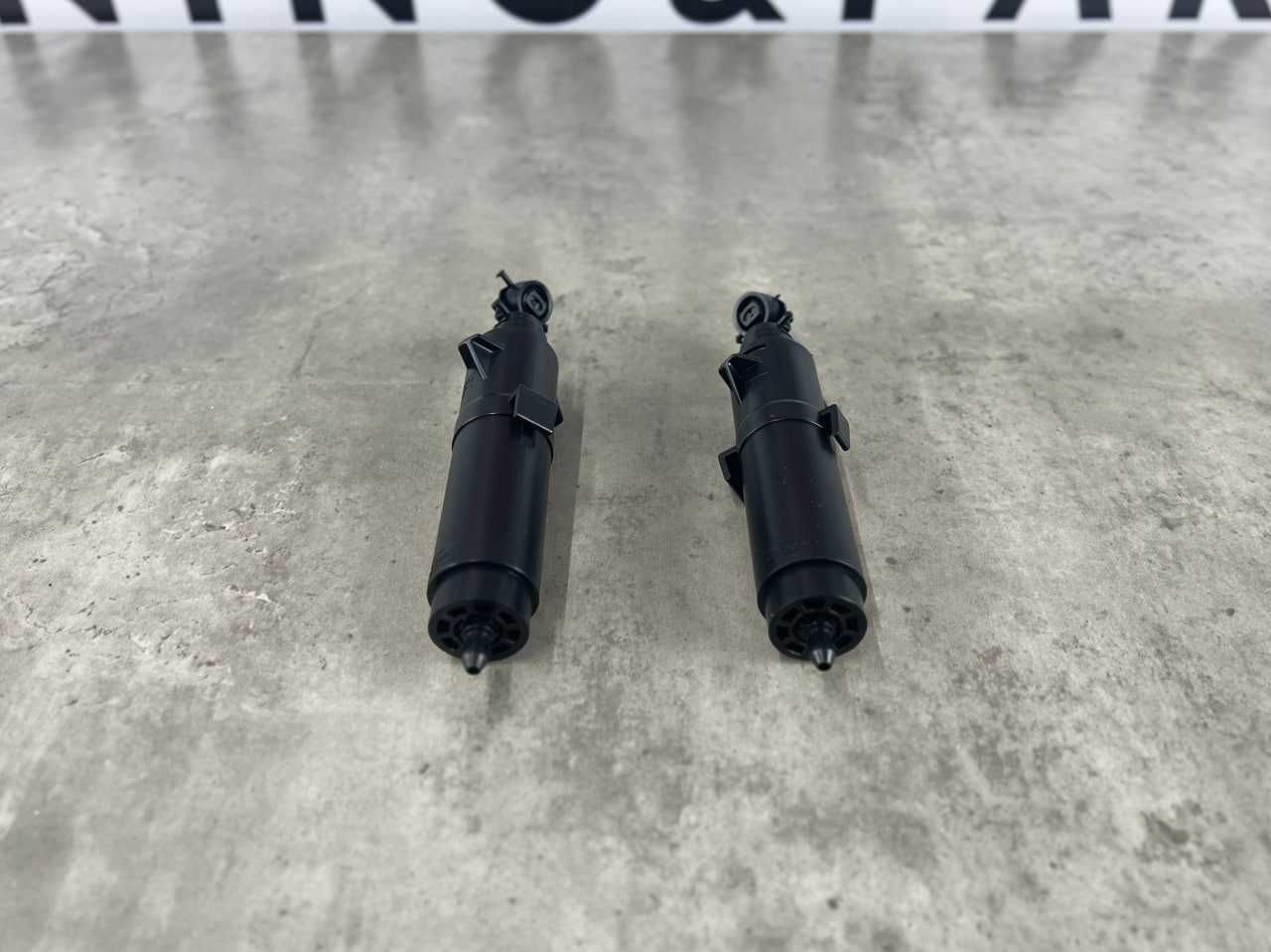 Омивач фар - BMW X5 ( F15 ) 61677292657 / 61677292658
