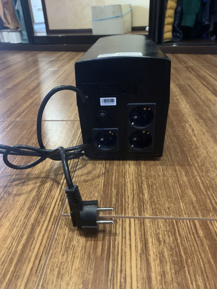 УПС Vinga VPC-1500P.