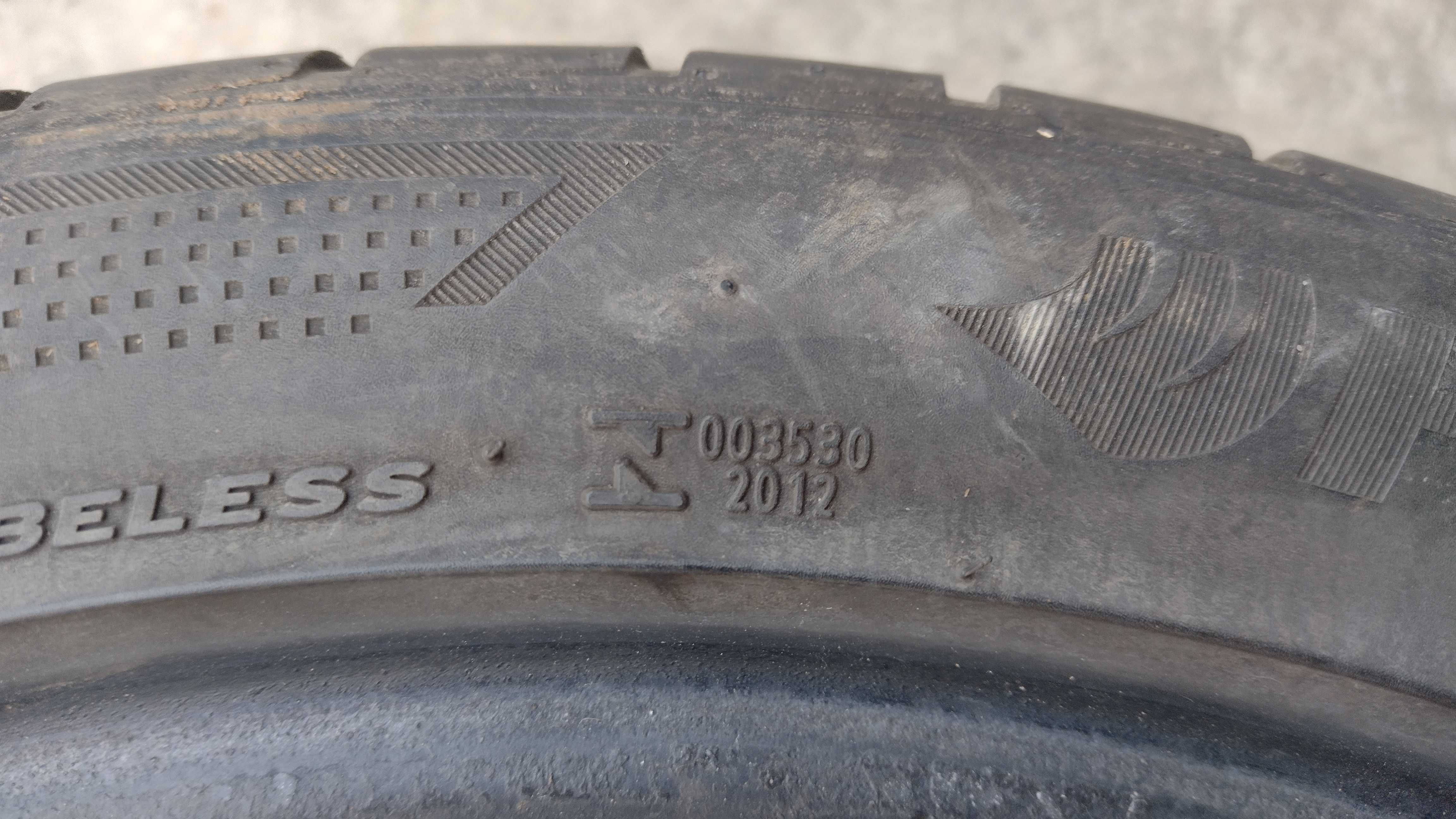 Opona Hankook Ventura v12 evo2. 215/45 R17