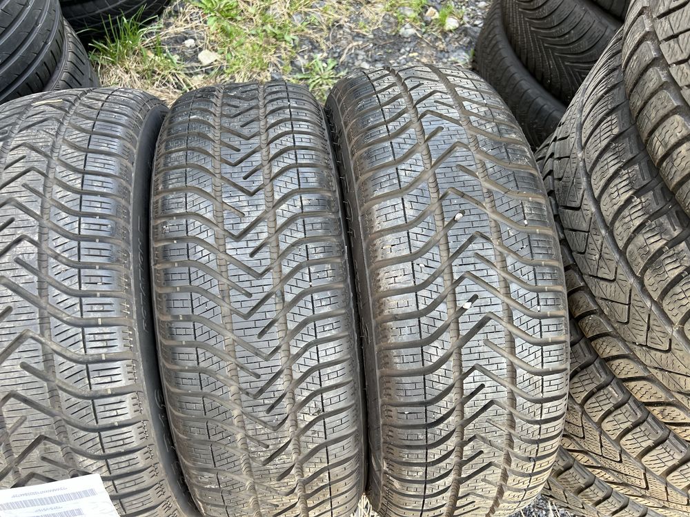 4xopona zimowa PIRELLI w rozmiarze 195/55 R16 RSC