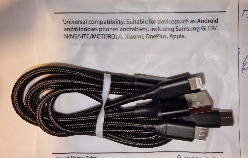 Cabo usb triplo - 3 saidas - usbc - micro usb - iPhone