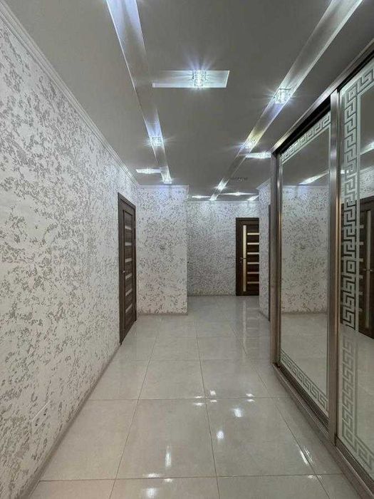 Продається простора 3-кімнатна квартира в обжитій новобудові