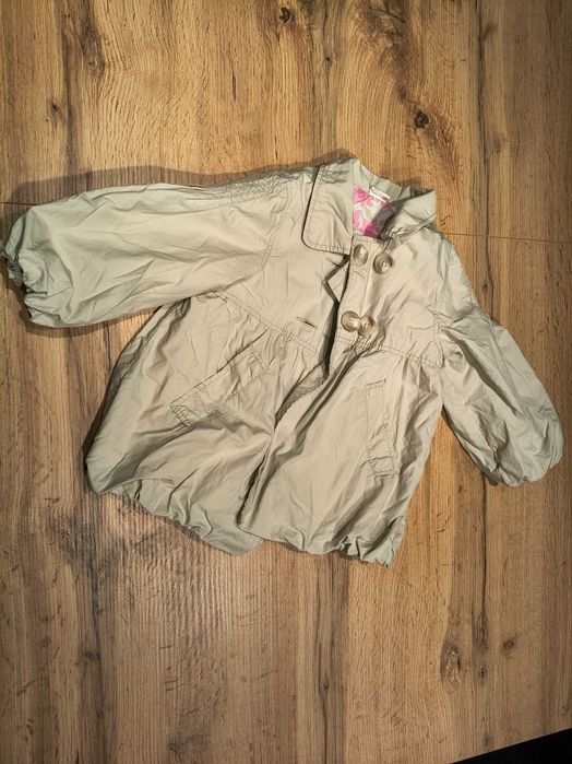 Płaszczyk, trencz dziewczęcy H&M r. 80