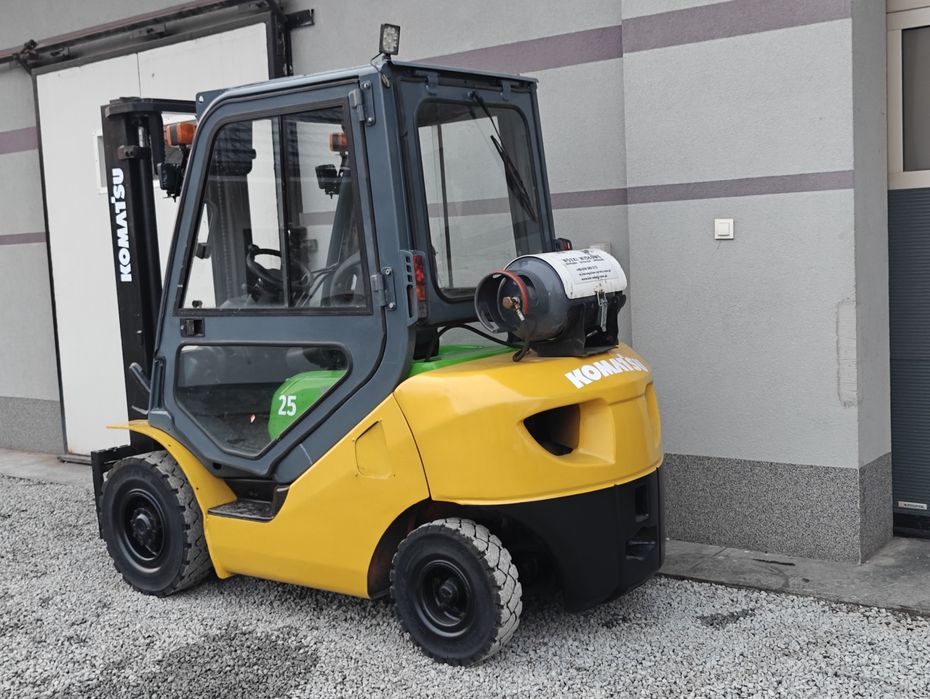 Wózek widłowy Komatsu FG25HT 2.5T Lpg 2007r Kabina Silnik Nissan K21