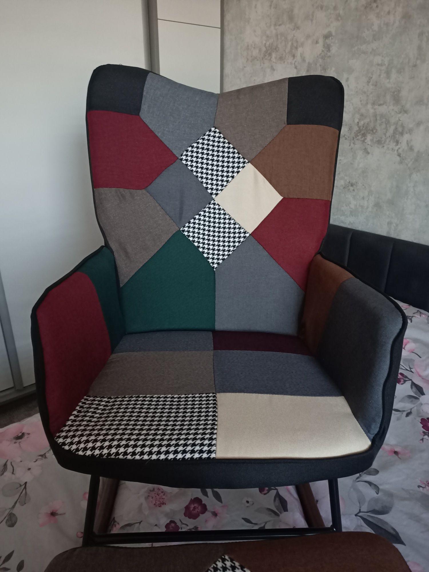 Fotel bujany patchwork do karmienia