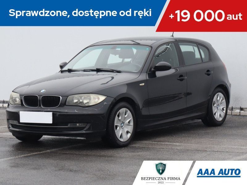 BMW Seria 1 116i, Klima, Parktronic, Podgrzewane siedzienia