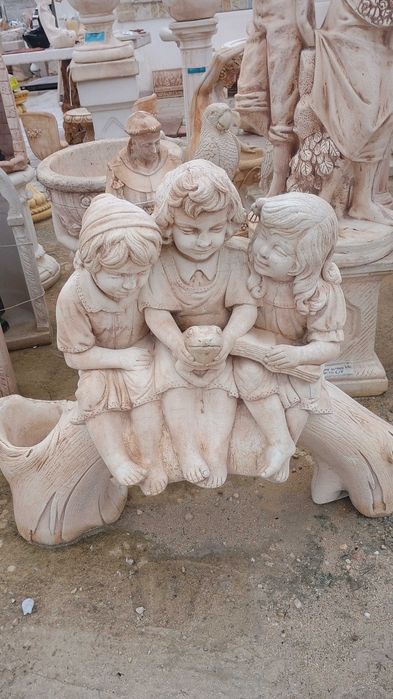 Dekoracje ogrodowe, balkonowe, tarasowe.