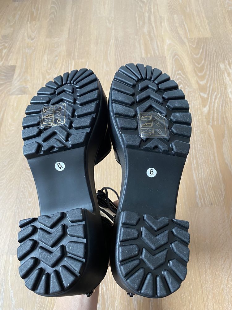 Nowe sandały na obcasie Krush