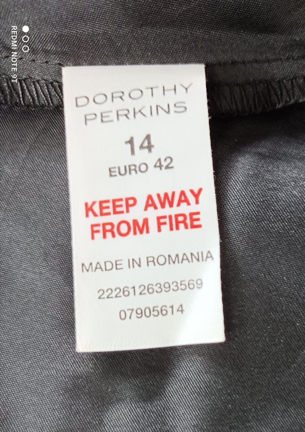 Sukienka Dorothy Perkins z metką.