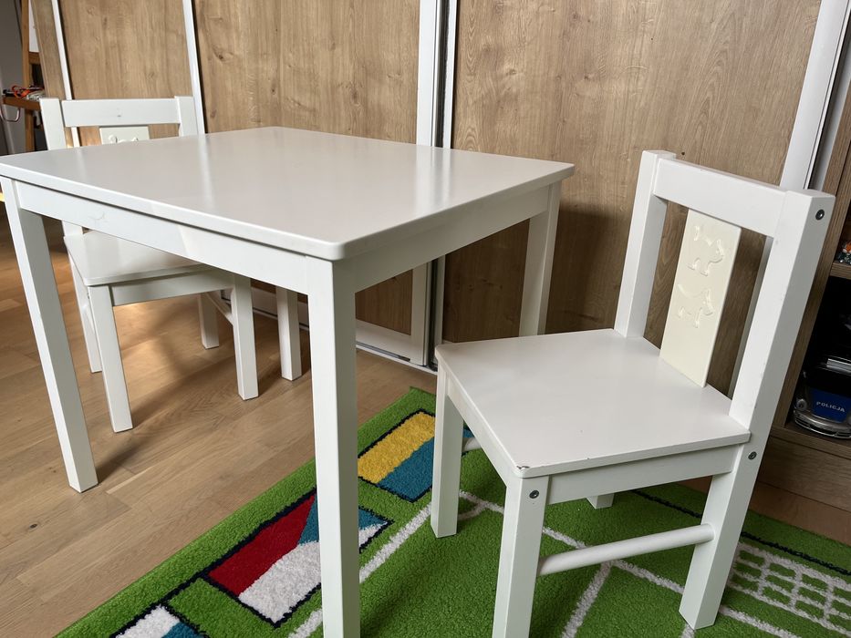 Zestaw dla dzieci stolik i 2 krzesla kritter ikea