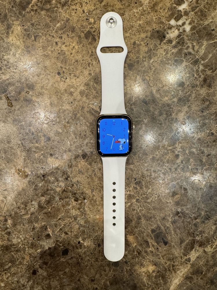 Apple Watch Series 6 GPS + Cellular, 40mm Gold Stainless Steel Case