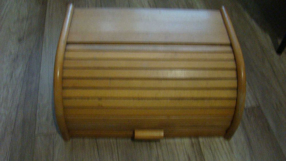 Chlebak z czasów PRL-u drewno