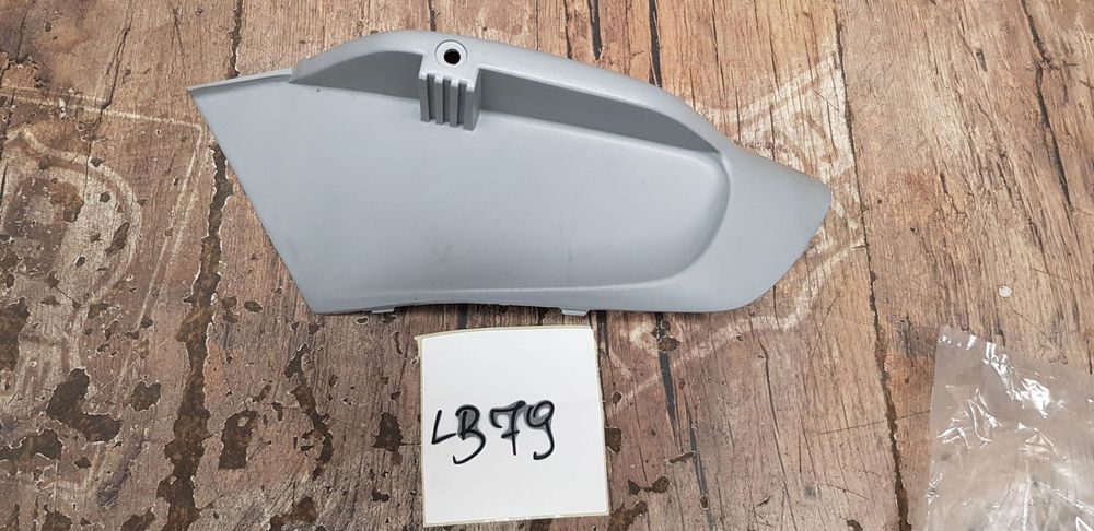 Podest podnóżek Piaggio SKR 125 150  296619