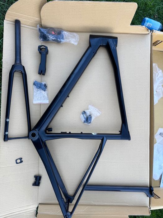 Frameset BMC Roadmachine 01 Three 2024 rozmiar 54