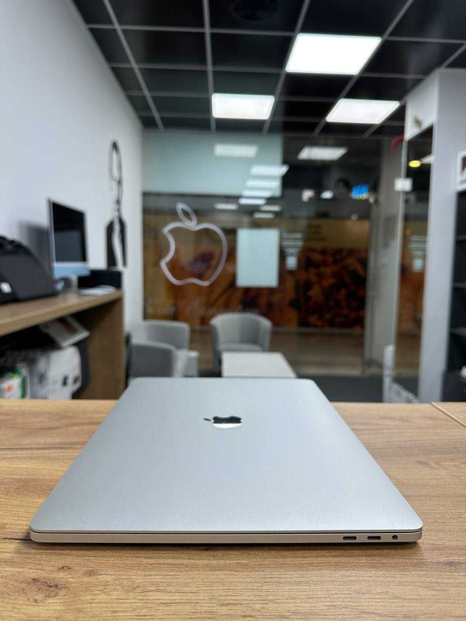 Гарантія i7|16|512 Макбук 86 циклів MacBook Pro 15 2018 Відмінний стан