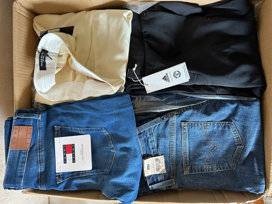 Boks ubrań papier ubrań odzież nowe sprzedam Boxy próbne