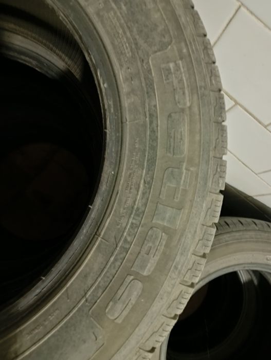Зимня гума 235/65 r17